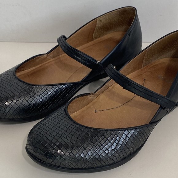 Dansko Nanette Black Leather Croc Print Mary Jane Flats Shoes Women's 39 US 8.5 - Picture 4 of 16